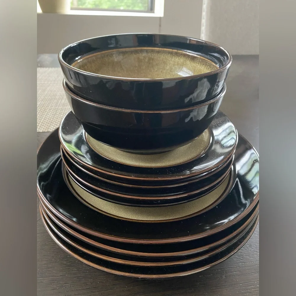 Dish Set - Picture 3 of 4
